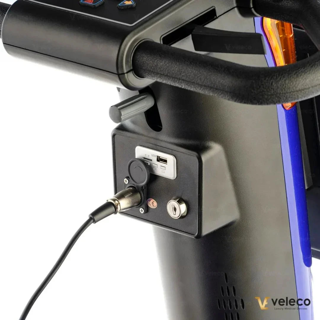 Priključak za punjenje električnog skutera za starije osobe Veleco Looper s USB utorom i ključem