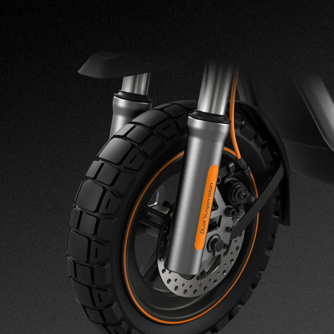 Krupan kadar prednjeg kotača s dvostrukim ovjesom električnog romobila Xiaomi 6 Pro