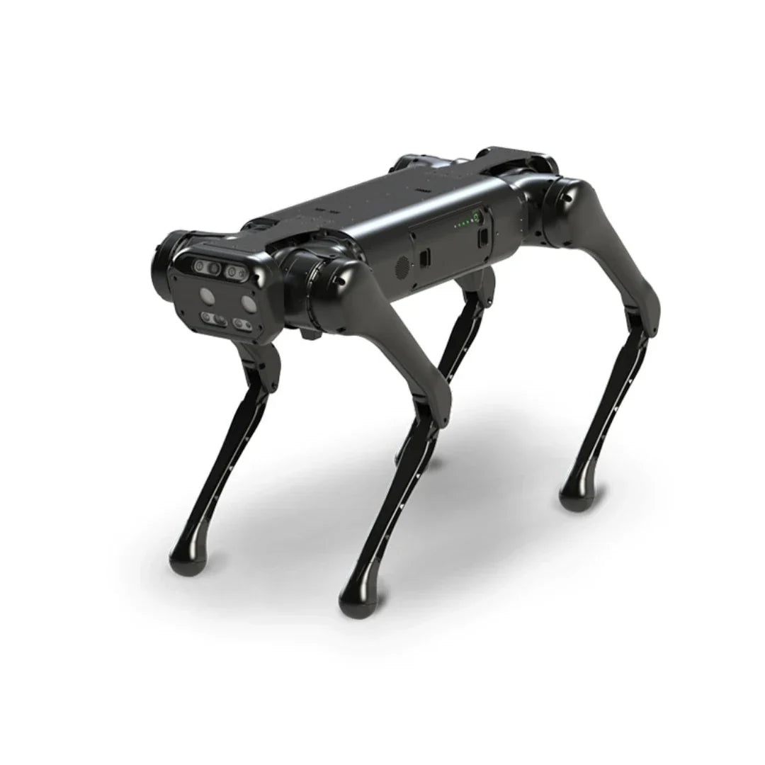 Crni četveronožni robot Unitree Aliengo, pogled na robota iz profila na bijeloj pozadini