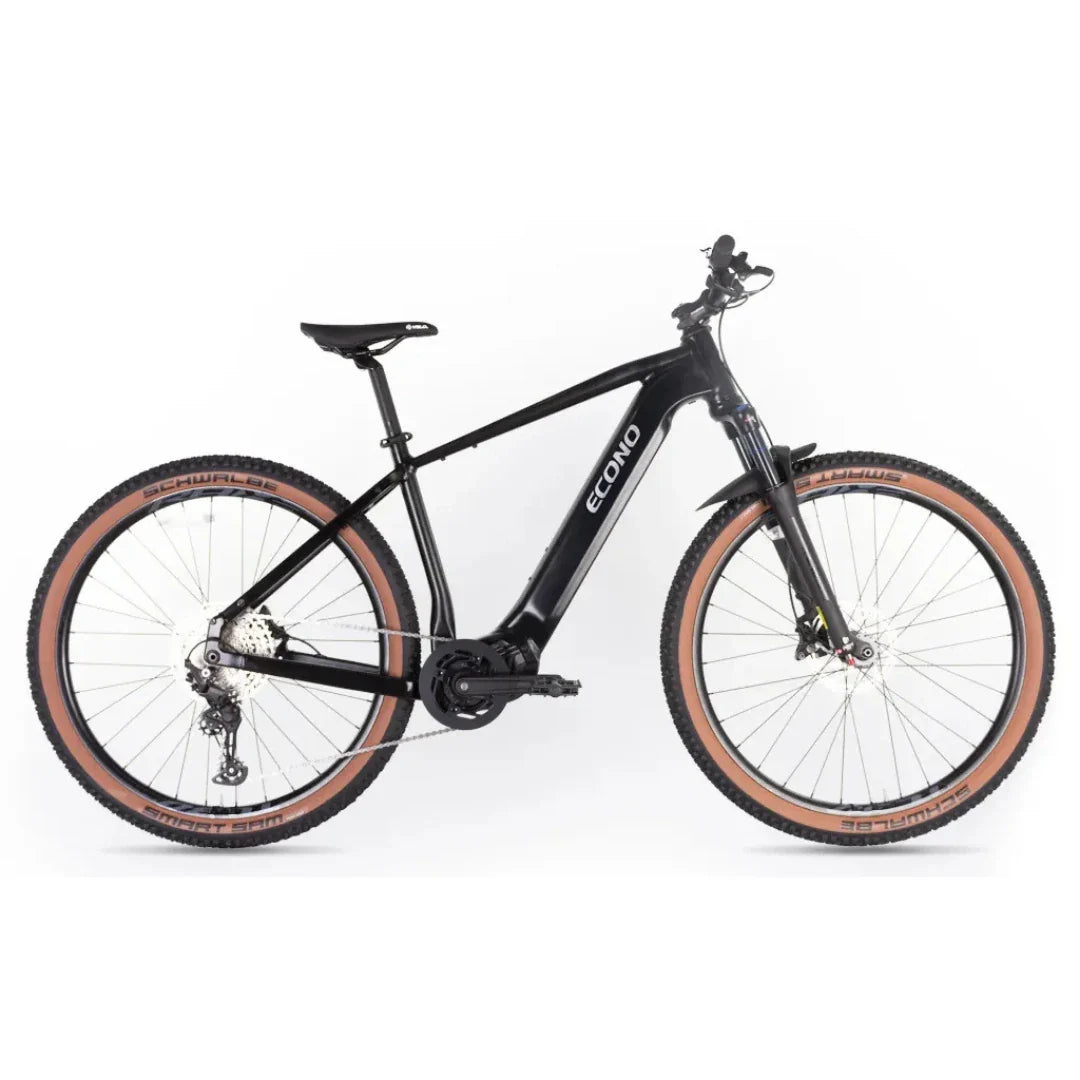 Crni električni bicikl Econo Gams MTB 29 C6 2026 bočni pogled na bijeloj podlozi