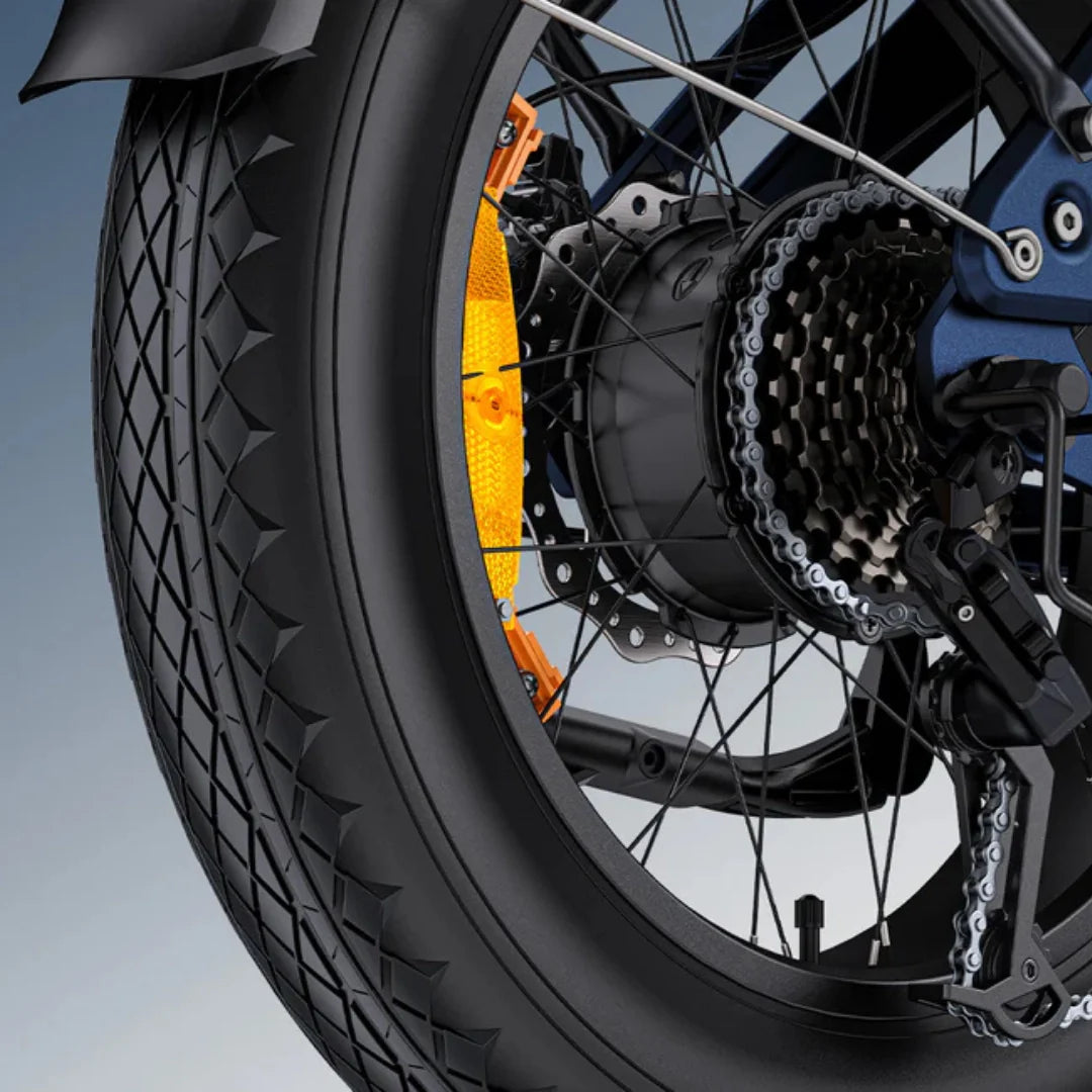 Detaljan prikaz stražnjeg kotača i pogona električnog bicikla Engwe Engine Pro 3.0 Boost
