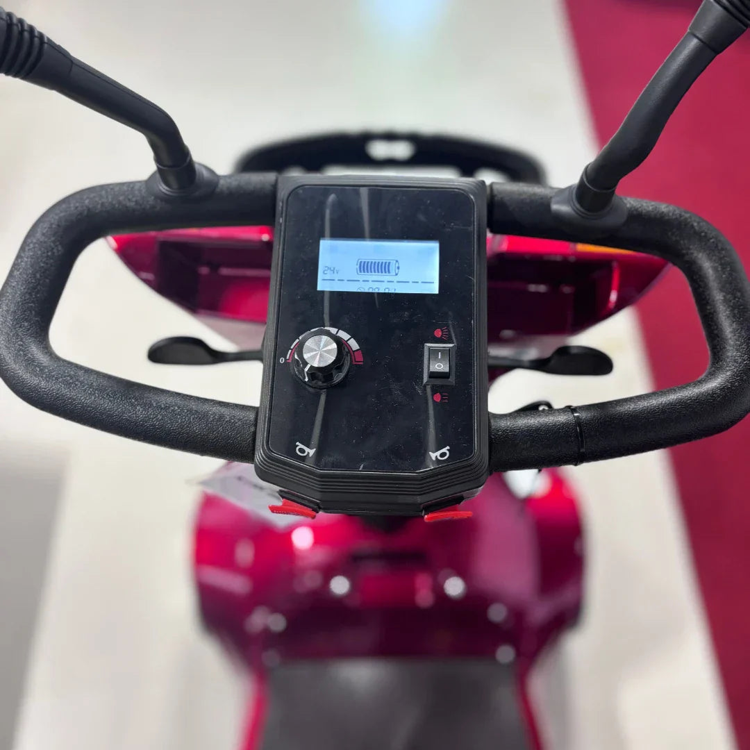 Upravljačka ploča električnog skutera za starije osobe Eco Speed Senior s prikazom baterije i komandama