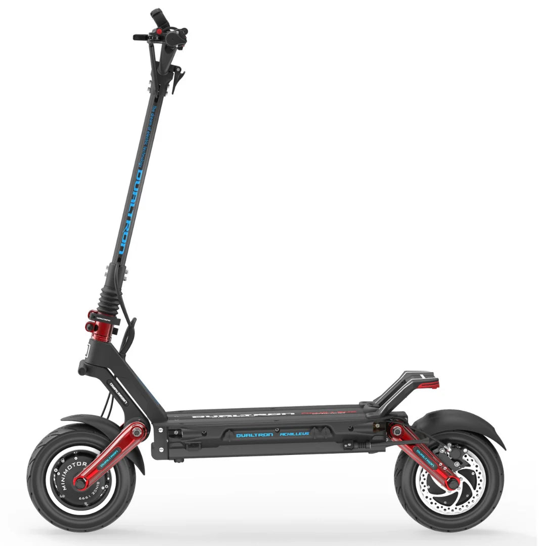 Električni romobil Dualtron Achilleus crne boje, bočni pogled na vozilo s crvenim detaljima