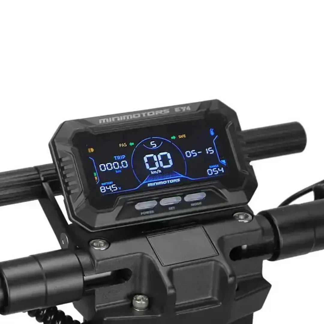 LCD zaslon Minimotors EY4 na upravljaču električnog romobila Dualtron Storm Limited krupni kadar