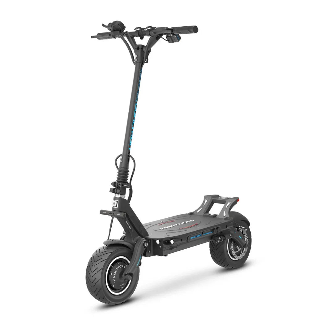 Električni romobil Dualtron Thunder 2 crne boje, pogled sprijeda na cijelo vozilo na bijeloj podlozi