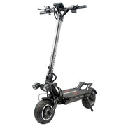 Električni romobil Dualtron Thunder 3 crne boje u pogledu sprijeda na bijeloj pozadini