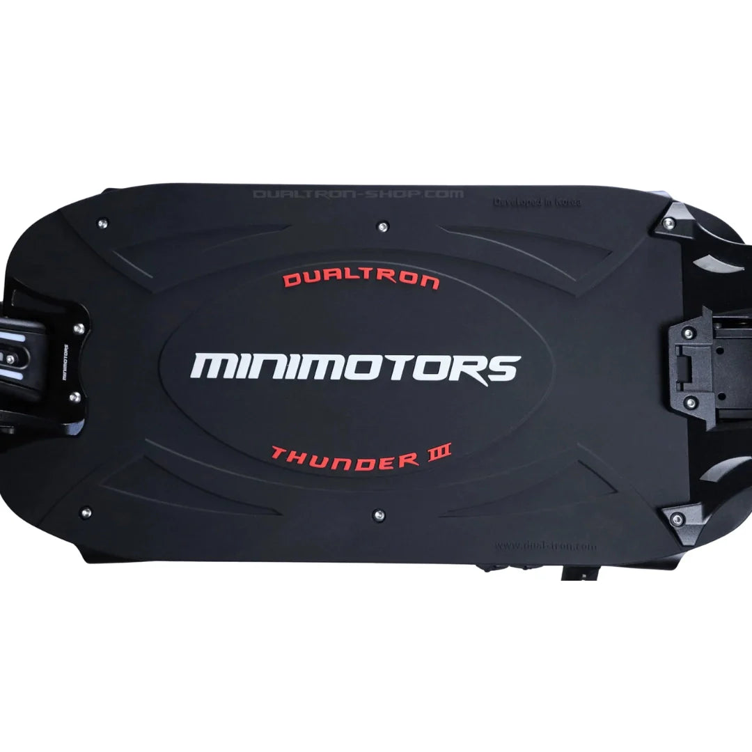 Gazište električnog romobila Dualtron Thunder 3 s crnim logotipom Minimotors odozgo
