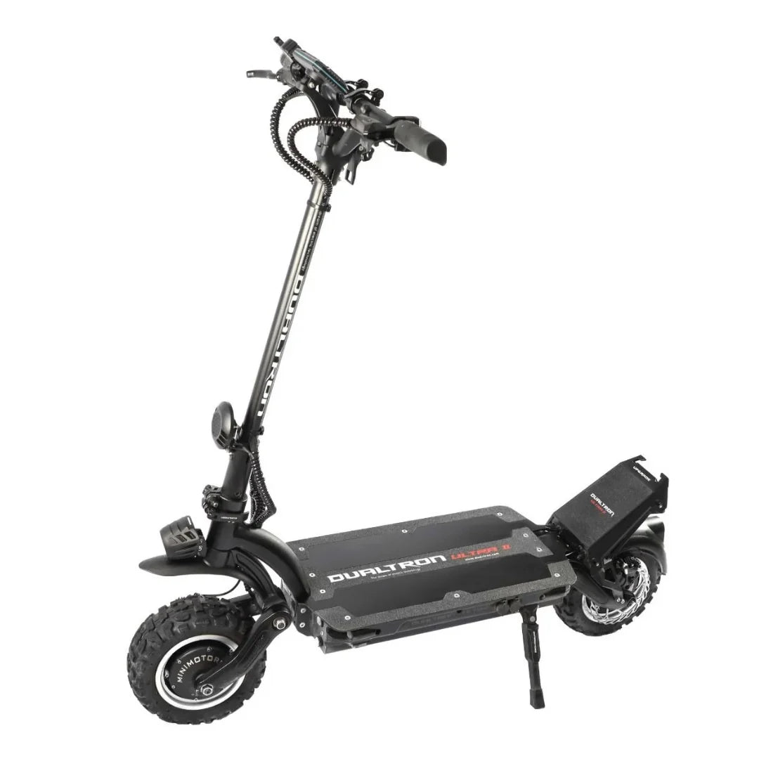 Električni romobil Dualtron Ultra 2 Upgrade crne boje, pogled sa strane na bijeloj podlozi