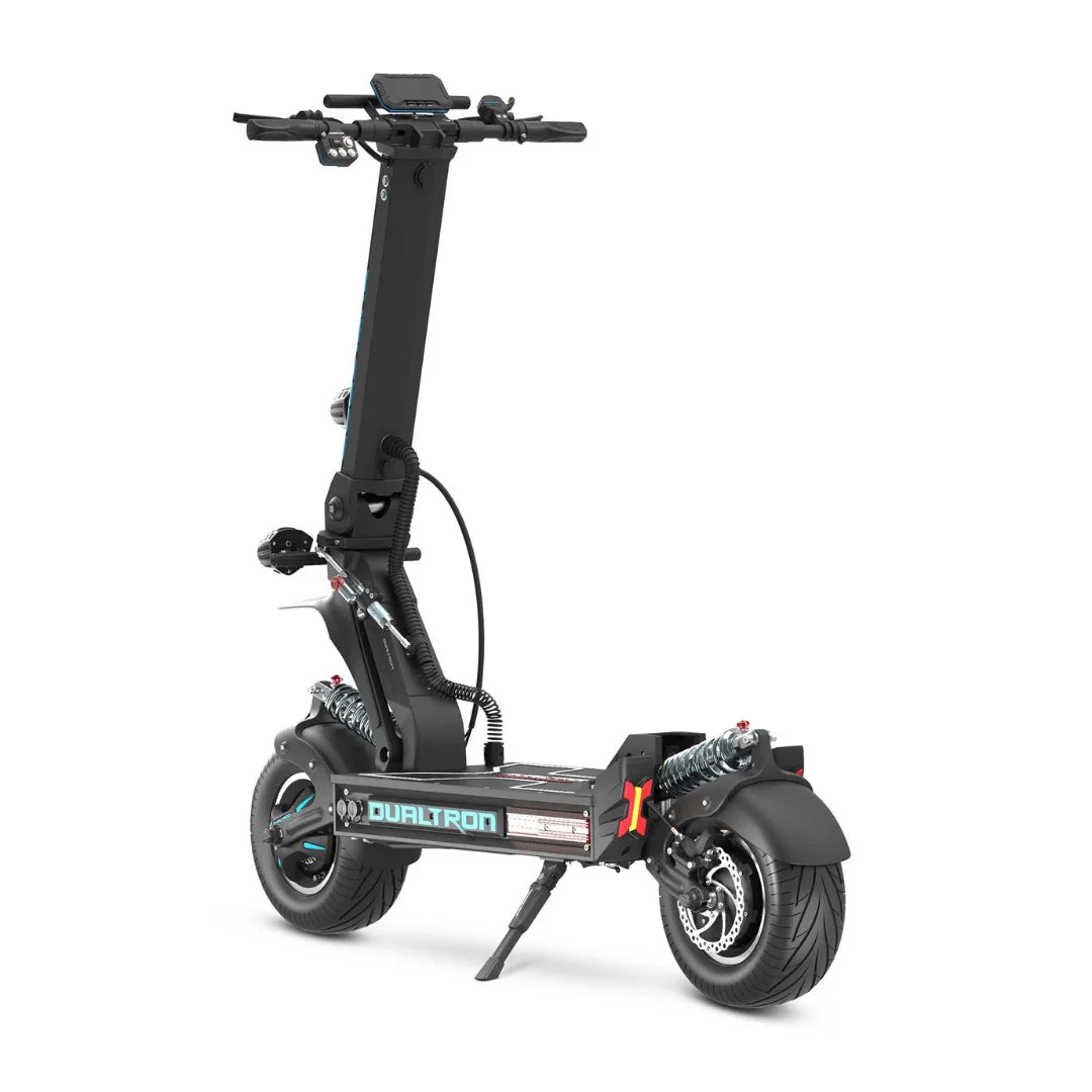 Električni romobil Dualtron X Limited crne boje, pogled s bočne strane na bijeloj pozadini