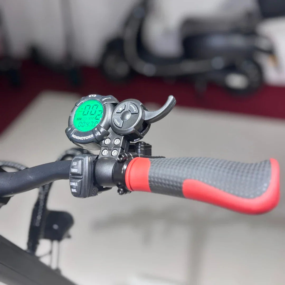 LCD zaslon s kontrolama na upravljaču električnog romobila Eco Speed 9x crne i crvene boje