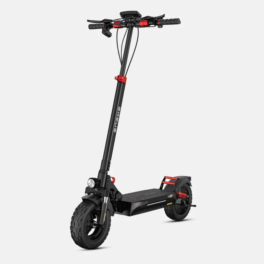 Električni romobil Engwe Y600s crne boje s crvenim detaljima, pogled sprijeda na cijeli model