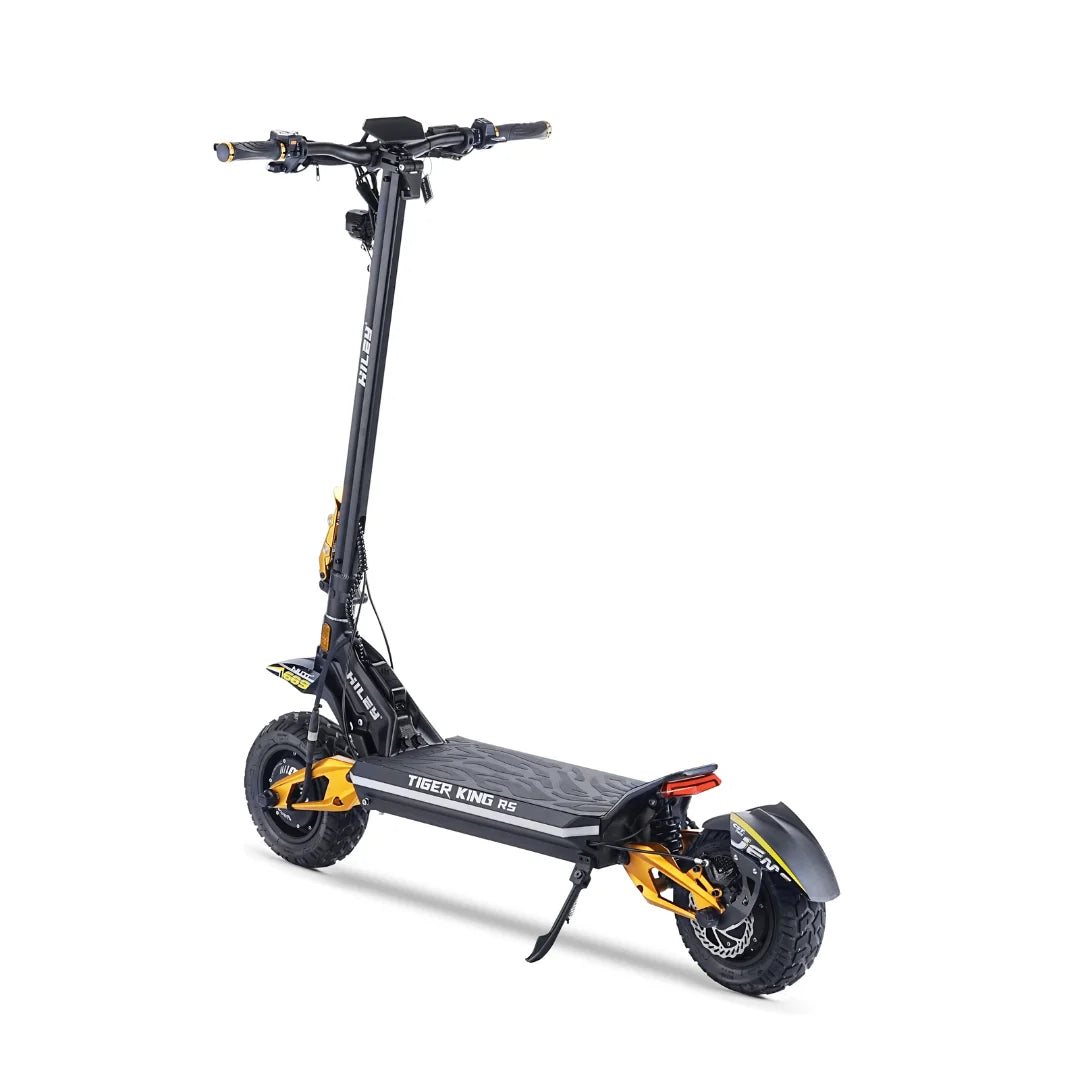 Električni romobil Hiley Tiger King RS crno-zlatne boje u bočnom pogledu na bijeloj pozadini