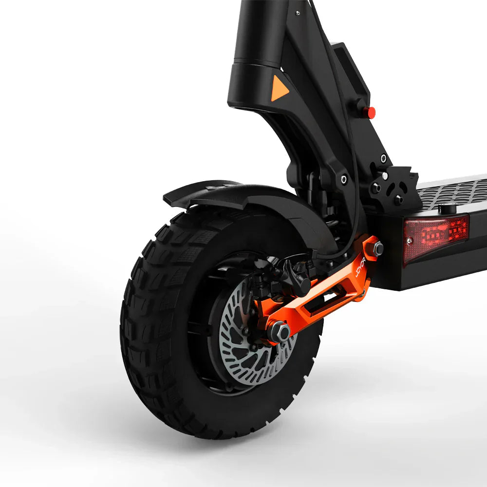 Stražnji kotač i narančasti ovjes električnog romobila Joyor T10 s disk kočnicom i profiliranom
