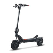 Električni romobil Kaabo Mantis X Plus crne boje, pogled s bočne strane na cijeli model