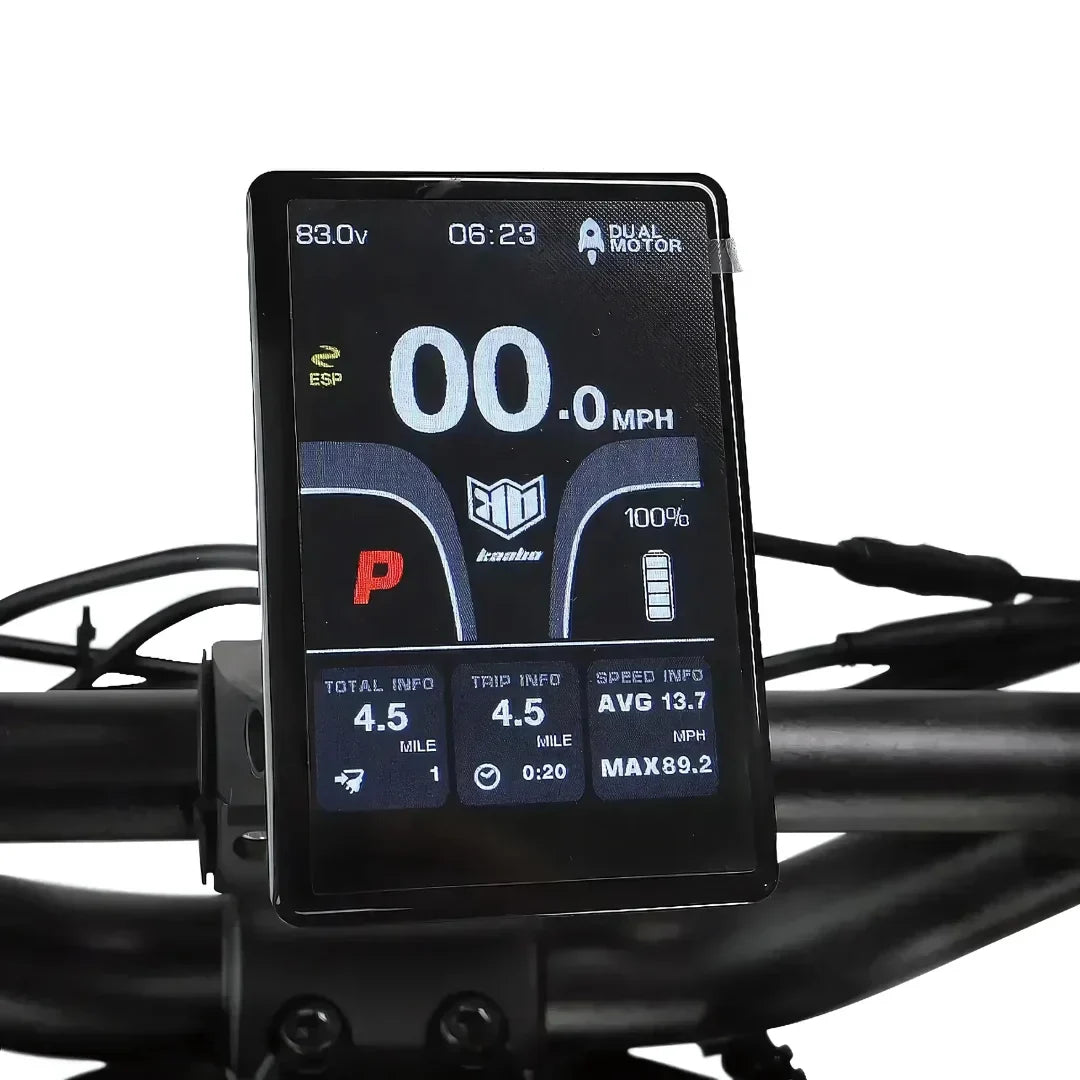 LCD zaslon električnog romobila Kaabo Wolf King GTR s prikazom podataka vožnje na upravljaču