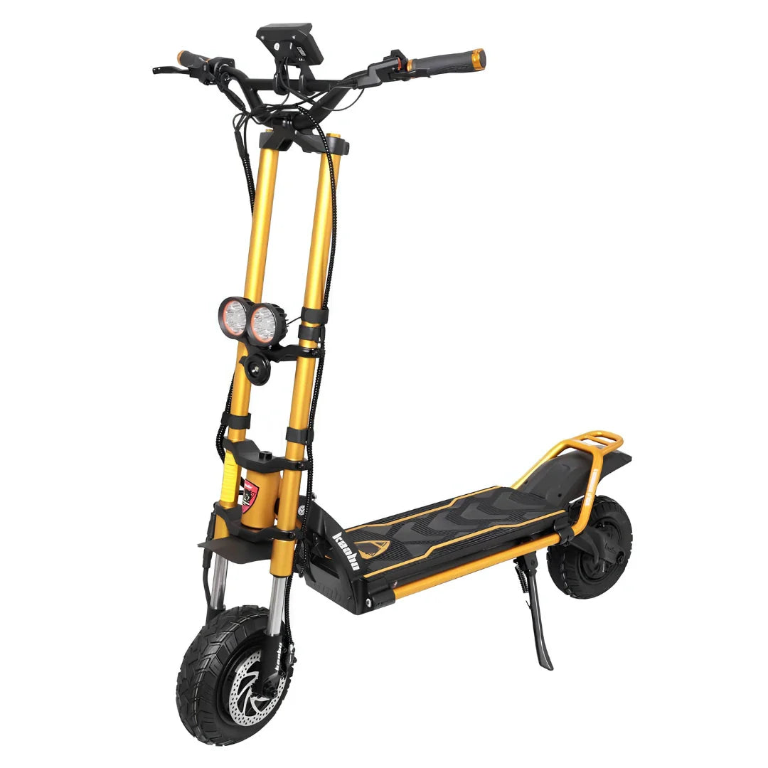 Zlatni električni romobil Kaabo Wolf Warrior 11 Max, pogled sprijeda na bijeloj pozadini