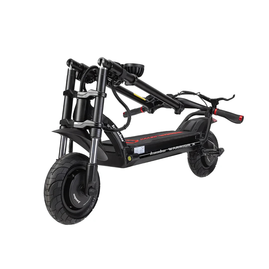 Sklopljeni crni električni romobil Kaabo Wolf Warrior X Plus u studijskom prikazu na bijeloj podlozi