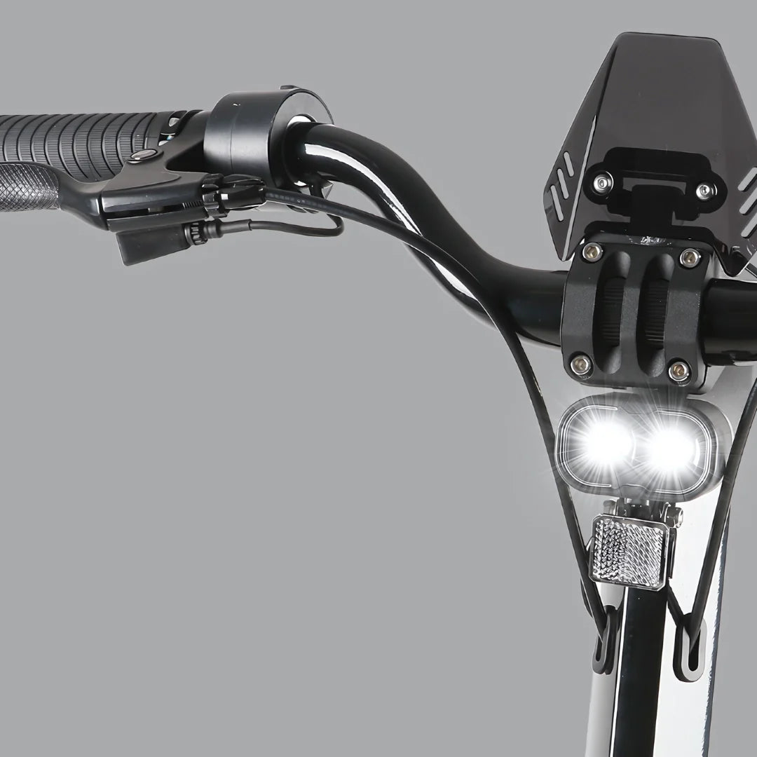 Upravljač električnog romobila MS Energy Flare s detaljem prednjeg LED svjetla i ručki