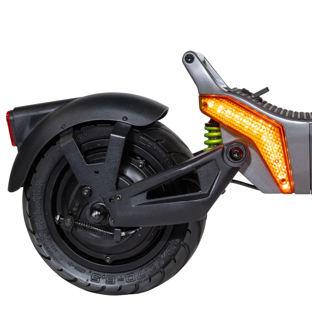 Stražnji kotač i amortizer električnog romobila MS Energy Urban X, bočni pogled s LED svjetlom
