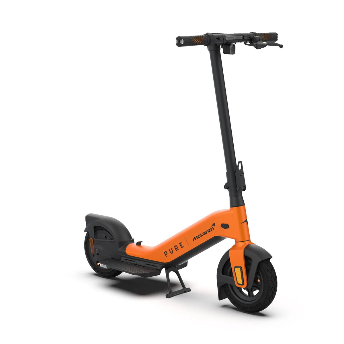 Narančasti električni romobil Pure Advance McLaren Edition na bijeloj pozadini profilni prikaz