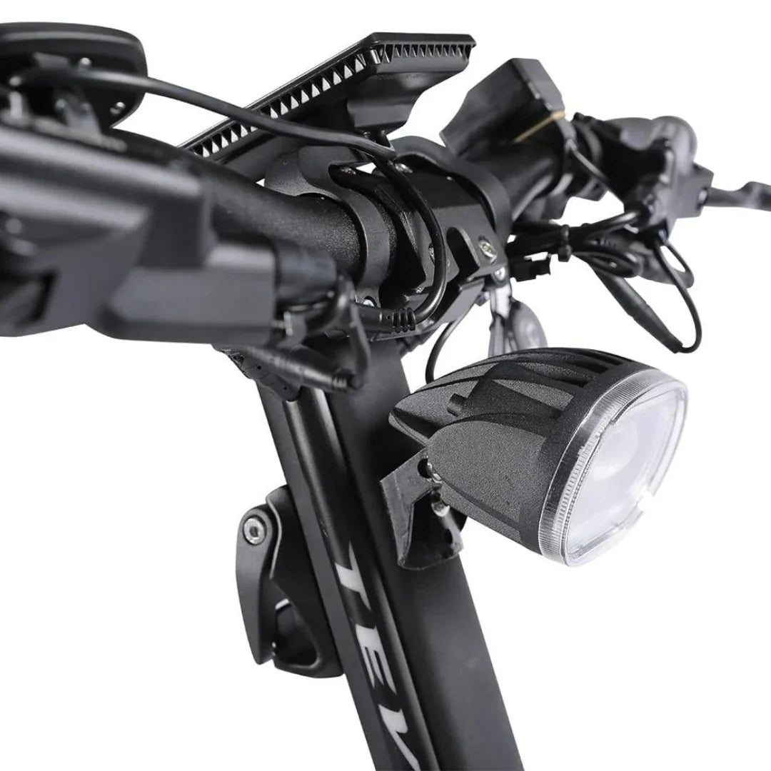 Prednje LED svjetlo na upravljaču električnog romobila Teverun Fighter 11, detaljan prikaz