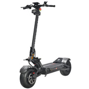 Električni romobil Teverun Fighter Supreme 7260R crne boje s karbonskim uzorkom u bočnom pogledu