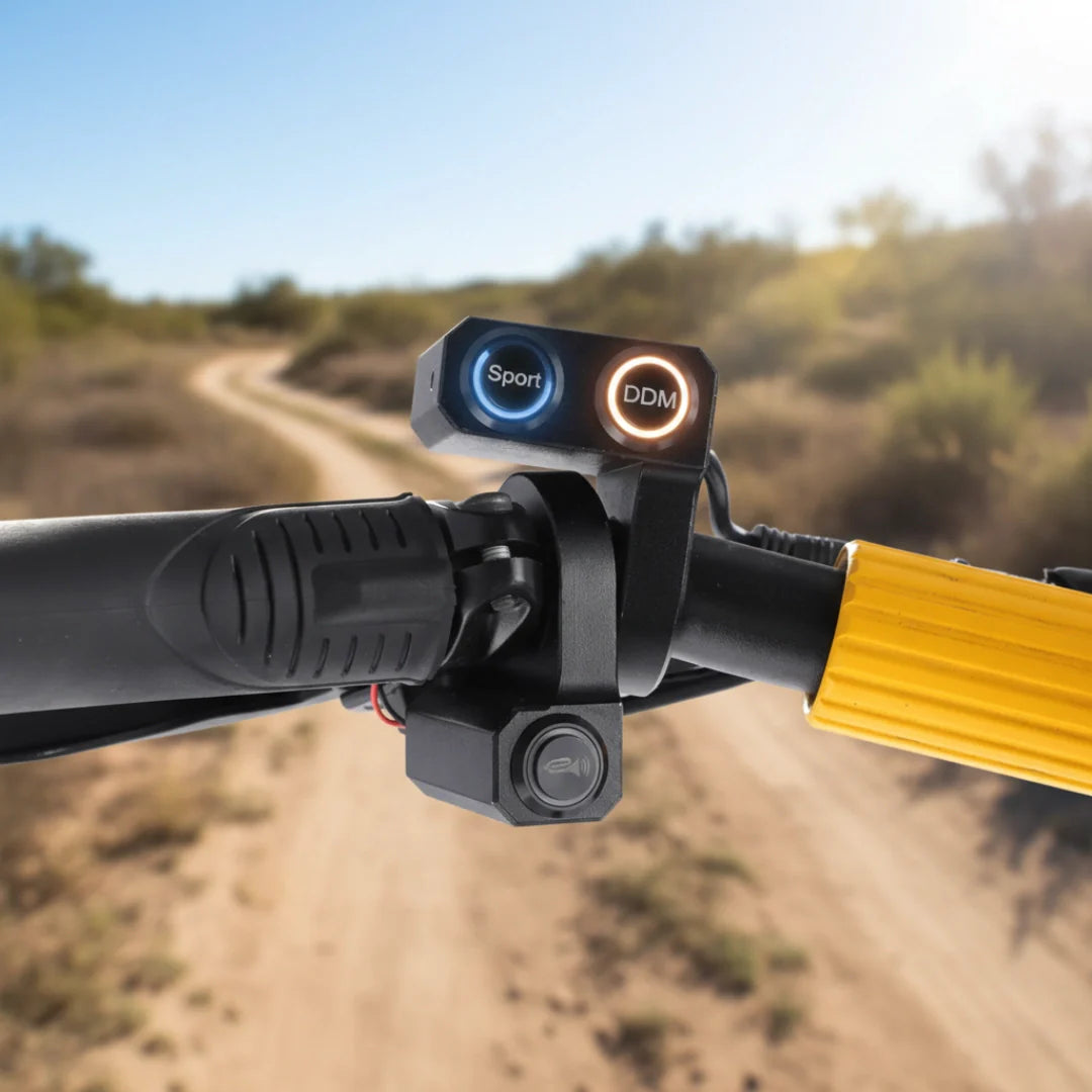 Upravljač električnog romobila Vsett 10+ s osvijetljenim tipkama za sportski način rada i DDM pogon