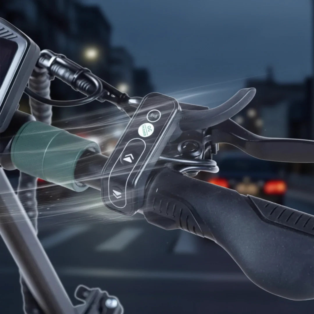 Upravljač električnog romobila Vsett 8 s detaljem kontrolne ploče i tipki za vožnju