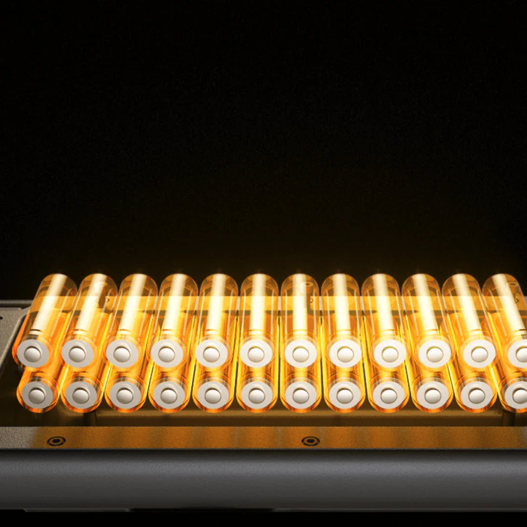 Detaljan prikaz baterijskih ćelija unutar Xiaomi 6 Lite električnog romobila u narančastom odsjaju
