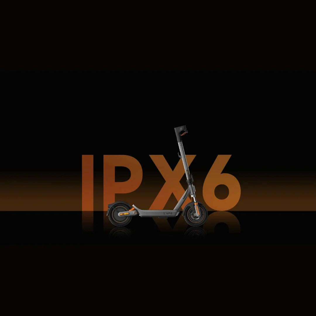 Električni romobil Xiaomi 6 Max bočnog profila s istaknutom oznakom IPX6 vodootpornosti na pozadini