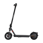 Crni električni romobil Xiaomi Elite, profilni prikaz na bijeloj pozadini