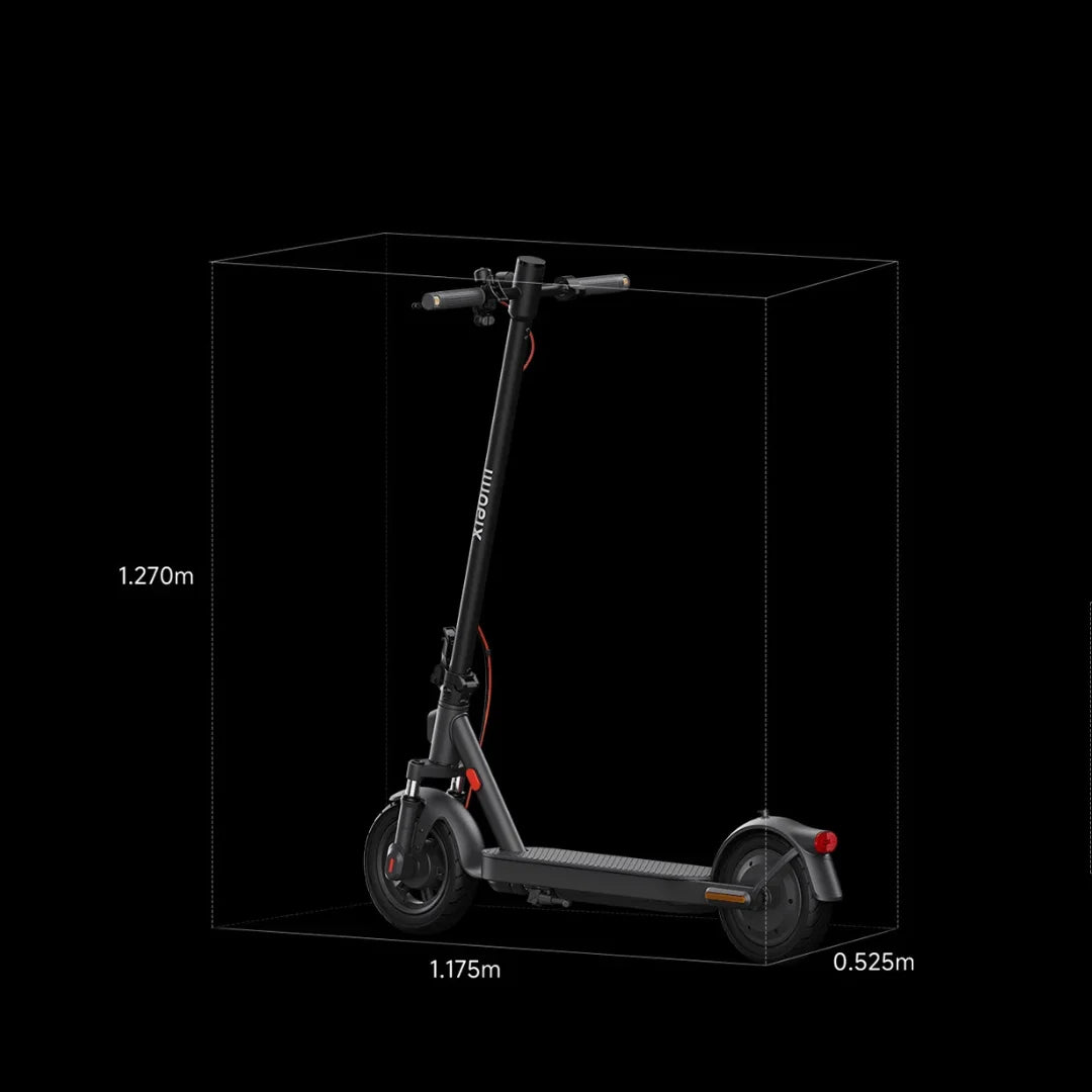 Električni romobil Xiaomi Elite crne boje s prikazom dimenzija na crnoj pozadini