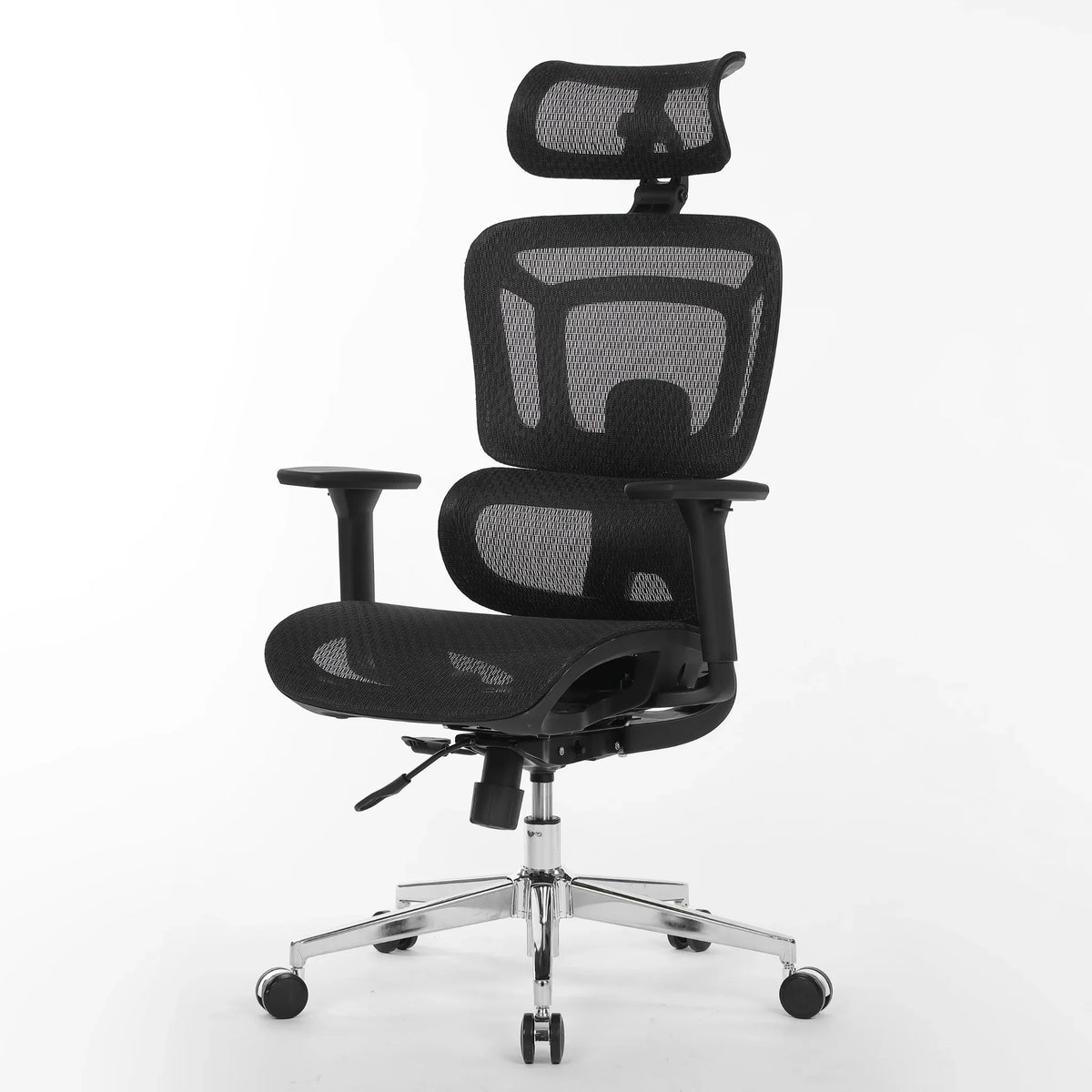 Proizvod je ergonomska uredska stolica, točnije model Apollo Plus. Stolica ima mrežasti dizajn za prozračnost, podesivi naslon za glavu i naslone za ruke, zajedno s elegantnom kromiranom bazom i kotačićima za mobilnost. Njezin dizajn naglašava udobnost i potporu za dugotrajno sjedenje.