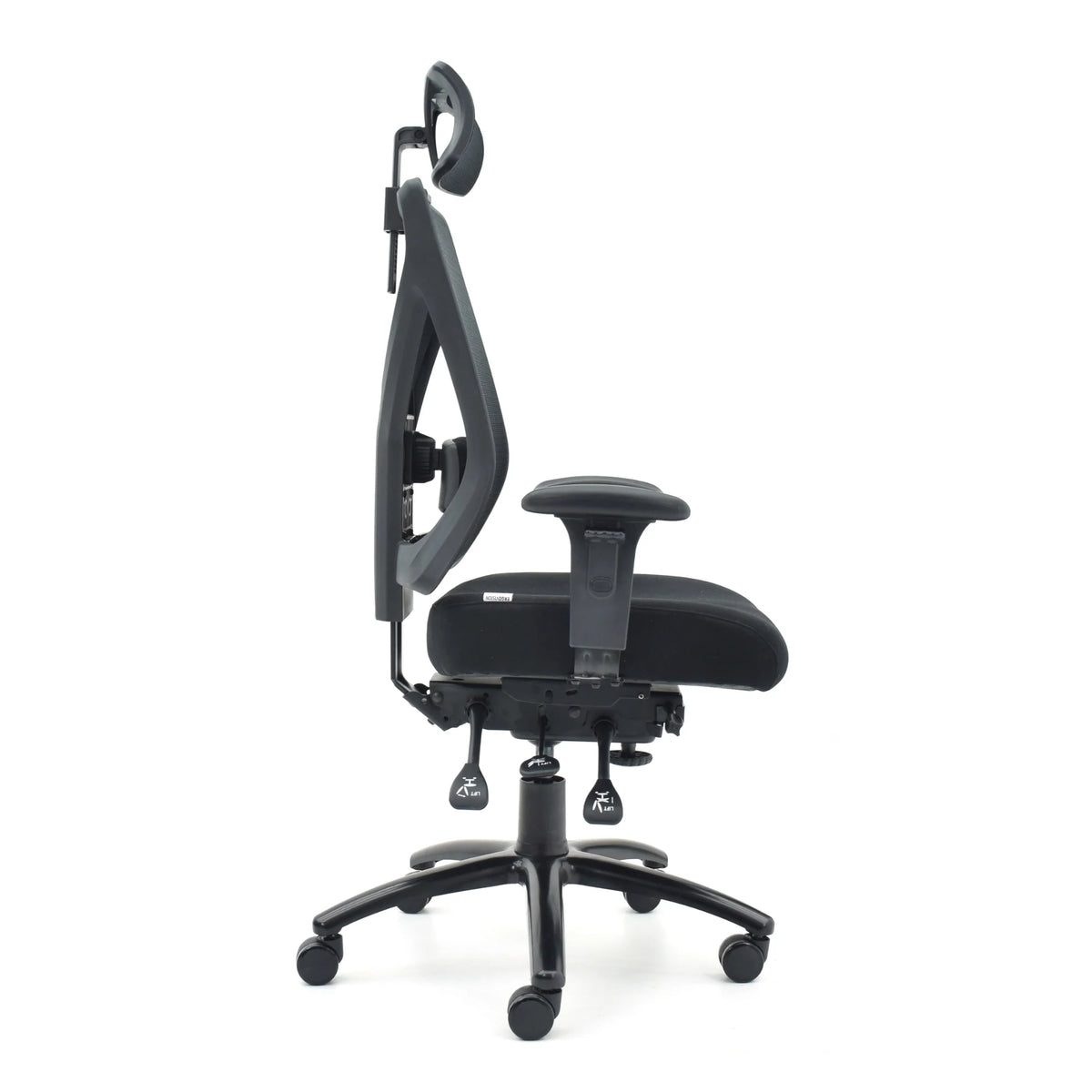 Proizvod je ergonomska uredska stolica, točnije model Titan. Slika prikazuje stolicu sa strane, ističući njezine podesive značajke, uključujući oblikovani naslon za leđa, naslone za ruke i čvrstu bazu s kotačićima za mobilnost. Dizajn naglašava udobnost i potporu za duge sate sjedenja.