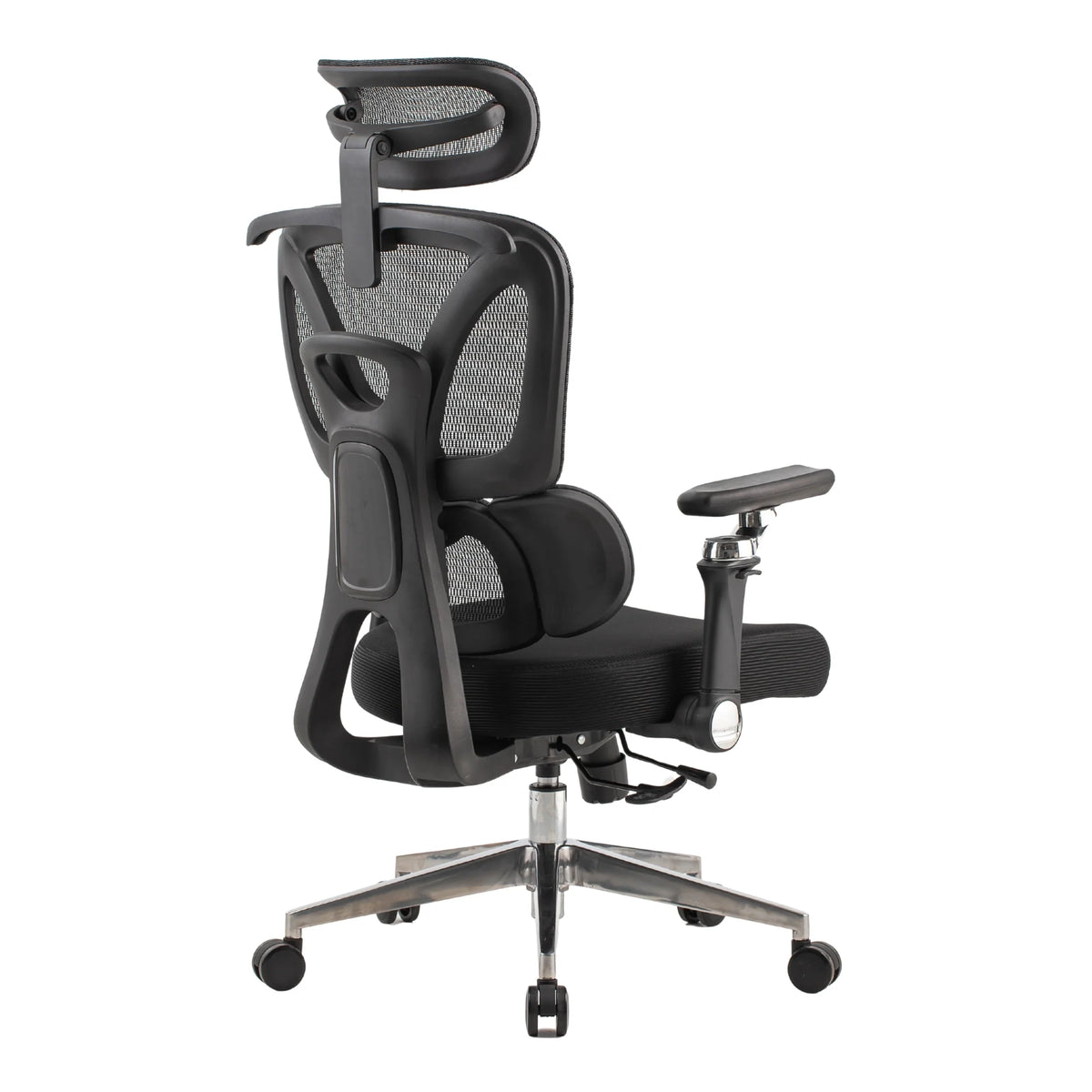Proizvod je ergonomska uredska stolica, točnije model Trek. Slika prikazuje elegantan dizajn s mrežastim naslonom za leđa za prozračnost, podesivim naslonima za ruke i udobnim sjedalom. Stolica je oslonjena na kromiranu bazu s kotačićima za mobilnost.