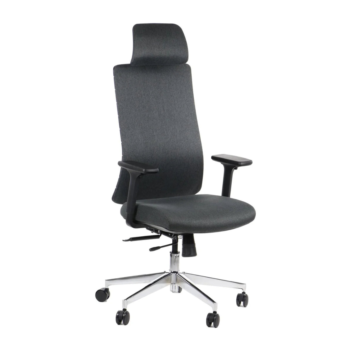 Proizvod je ergonomska uredska stolica, točnije model Akcent. Stolica ima visoki naslon s podstavljenim naslonom za glavu, podesive naslone za ruke i elegantan dizajn u tamnosivoj tkanini. Montirana je na kromiranu bazu s rotirajućim kotačićima za mobilnost.