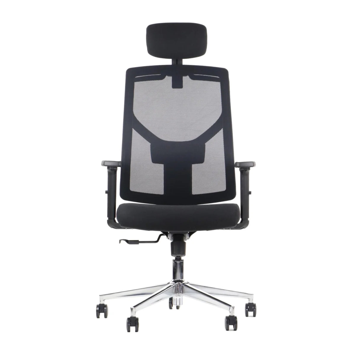 Proizvod je ergonomska uredska stolica, točnije model Curtiz. Slika prikazuje modernu stolicu s naslonom od mrežaste tkanine za prozračnost, podstavljenim sjedalom za udobnost i podesivim naslonima za ruke. Ima elegantan dizajn s kromiranom bazom i kotačićima za mobilnost.
