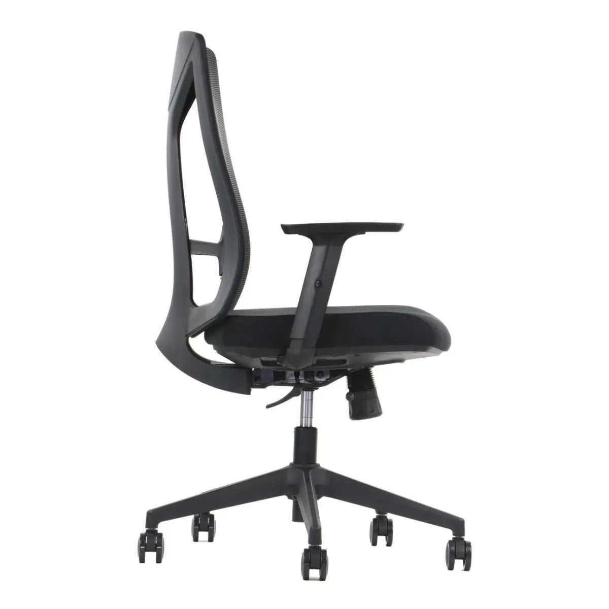 Proizvod je ergonomska uredska stolica, točnije model Hager. Slika prikazuje stolicu sa strane, ističući njezin elegantan dizajn, podesive naslone za ruke i mrežasti naslon za leđa za prozračnost. Stolica je postavljena na bazu s pet točaka s kotačićima za mobilnost.