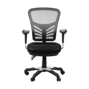 Proizvod je ergonomska uredska stolica, model HG-0001. Stolica ima mrežasti naslon za leđa za prozračnost, podstavljeno sjedalo i podesive naslone za ruke, a sve je podržano bazom s kotačićima za mobilnost. Dizajn naglašava udobnost i potporu za dugotrajno sjedenje.