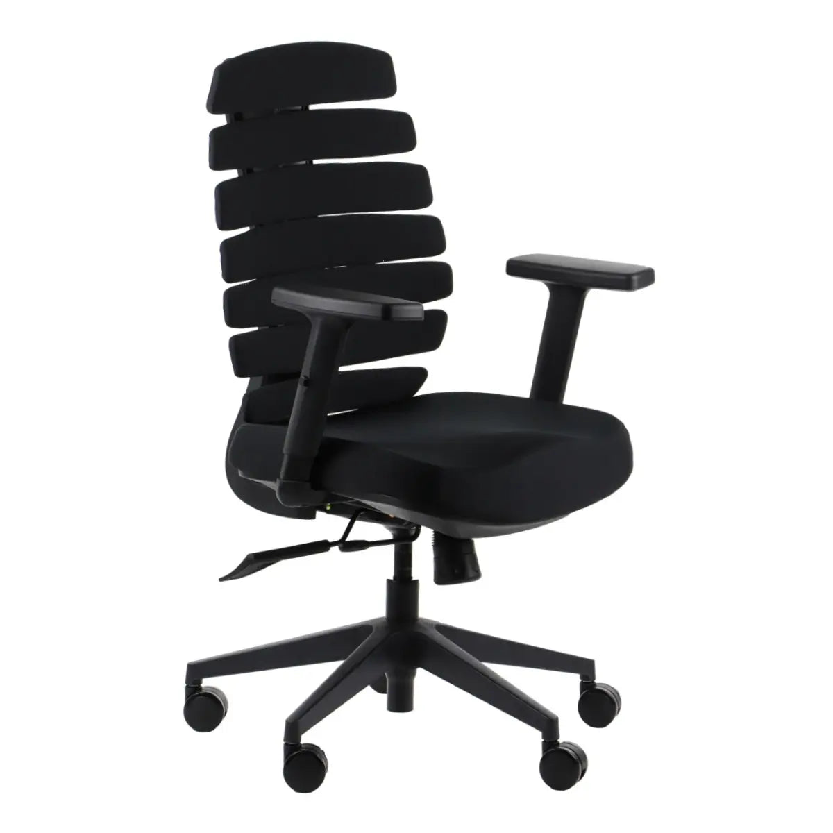 Proizvod je ergonomska uredska stolica dizajnirana za udobnost i potporu tijekom dugih sati sjedenja. Odlikuje se elegantnim crnim dizajnom s jedinstvenim letvičastim naslonom za leđa za bolji protok zraka i lumbalnu potporu. Stolica također uključuje podesive naslone za ruke i postolje s pet krakova s kotačićima za laku mobilnost.