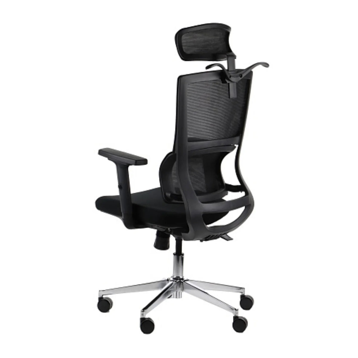 Proizvod je ergonomska uredska stolica, točnije model Trent. Slika prikazuje stolicu straga, ističući njezin elegantan dizajn s mrežastim naslonom za leđa za prozračnost, podesivim naslonom za glavu i naslonima za ruke. Stolica je montirana na kromiranu bazu s kotačićima za mobilnost.
