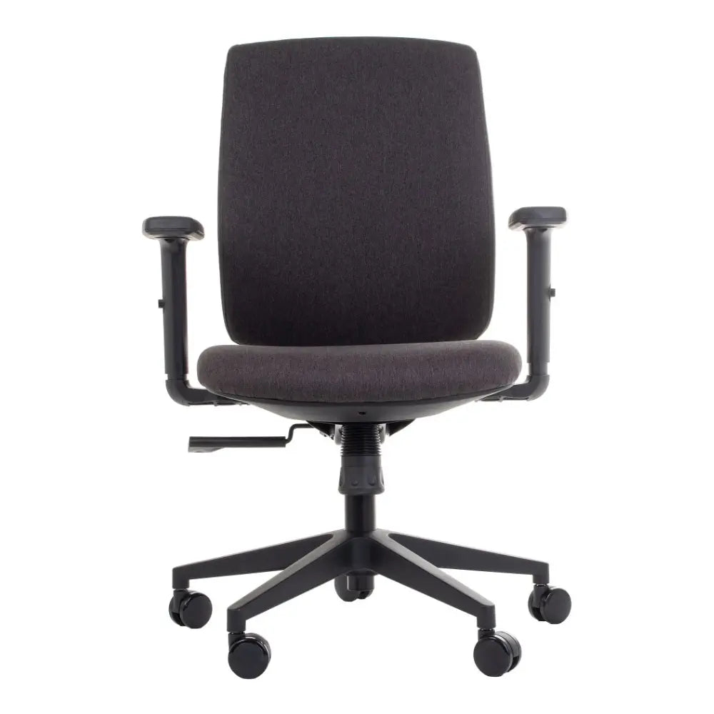 Proizvod je ergonomska uredska stolica, model ZN-605. Stolica se odlikuje jednostavnim dizajnom s presvlakom od tamne tkanine, podesivim naslonima za ruke i bazom u pet točaka s kotačićima za mobilnost. Cjelokupni izgled je moderan i prikladan za uredska okruženja.