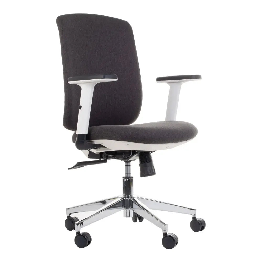Proizvod je ergonomska uredska stolica, točnije model "ZN-605". Stolica ima sjedalo i naslon od sive tkanine, podesive naslone za ruke i kromiranu bazu s kotačićima za mobilnost. Dizajnirana je da pruži udobnost i potporu tijekom dugih sati sjedenja.