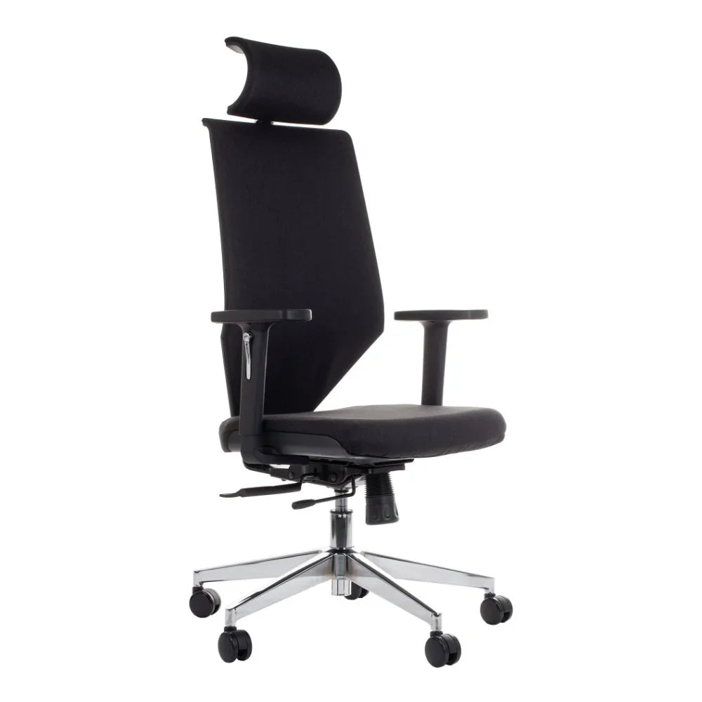 Slika prikazuje ergonomsku uredsku stolicu, model ZN-805-C. Ima elegantan crni dizajn s visokim naslonom za leđa i podesivim naslonom za glavu, pružajući potporu za duge sate sjedenja. Stolica uključuje naslone za ruke i kromiranu bazu s kotačićima za mobilnost.