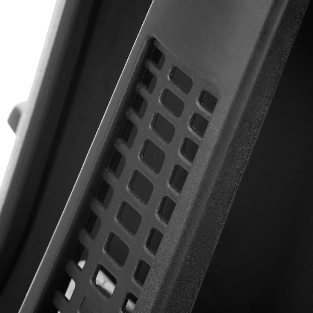 Proizvod je ergonomska uredska stolica, točnije model "ZN-807-B". Slika prikazuje krupni plan dijela stolice, ističući teksturiranu, prozračnu mrežastu ploču koja vjerojatno pridonosi udobnosti i protoku zraka. Cjelokupni dizajn djeluje moderno i funkcionalno.