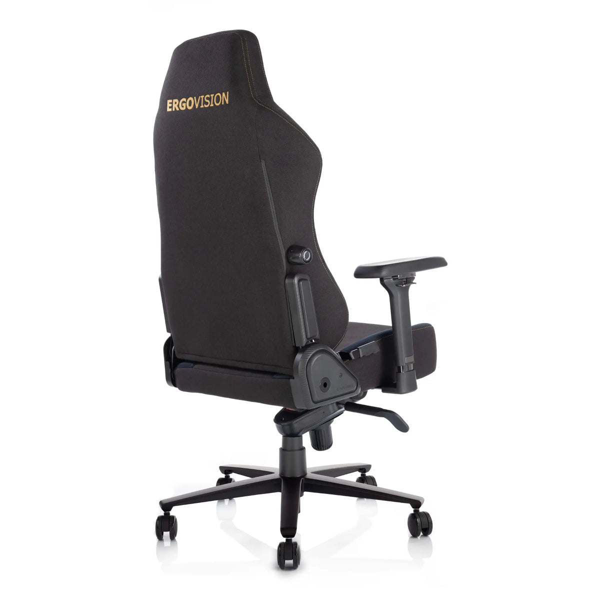 Proizvod je ergonomska gaming stolica, točnije model Ergovision. Slika prikazuje stolicu sa strane, ističući njezin elegantan dizajn, podesive naslone za ruke i visoki naslon za leđa s izvezenim nazivom marke "ERGOVISION". Stolica ima čvrsto postolje s kotačićima za mobilnost.