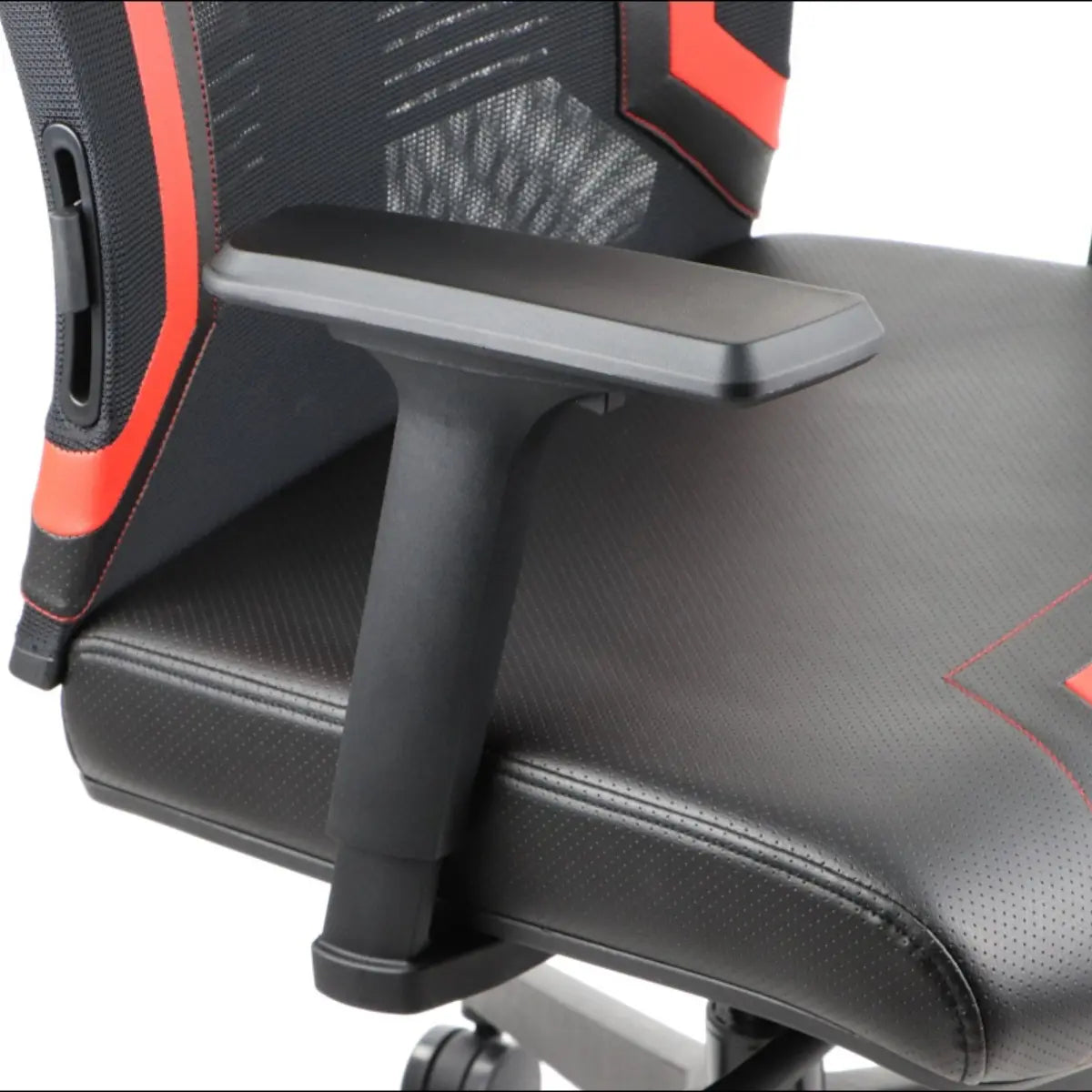 Slika prikazuje ergonomsku gaming stolicu, točnije model Ryder Extreme. Prikazuje elegantan dizajn s crno-crvenom shemom boja, ističući podstavljeno sjedalo i podesive naslone za ruke za udobnost tijekom dugih gaming sesija. Mrežasti naslon pruža prozračnost, poboljšavajući cjelokupnu ergonomsku potporu stolice.