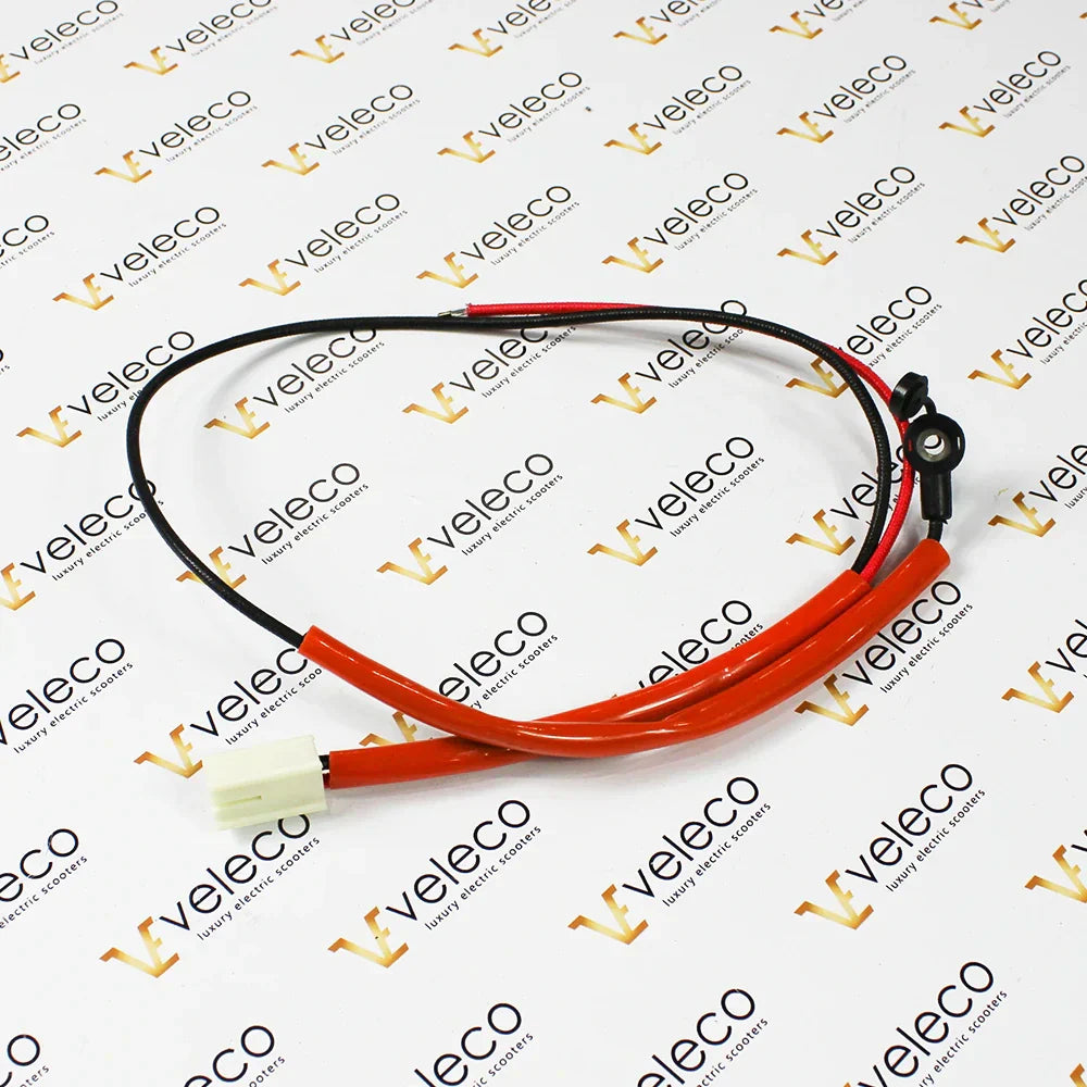 Glavni kabel za napajanje Veleco Cristal s crvenim i crnim žicama te bijelim konektorom