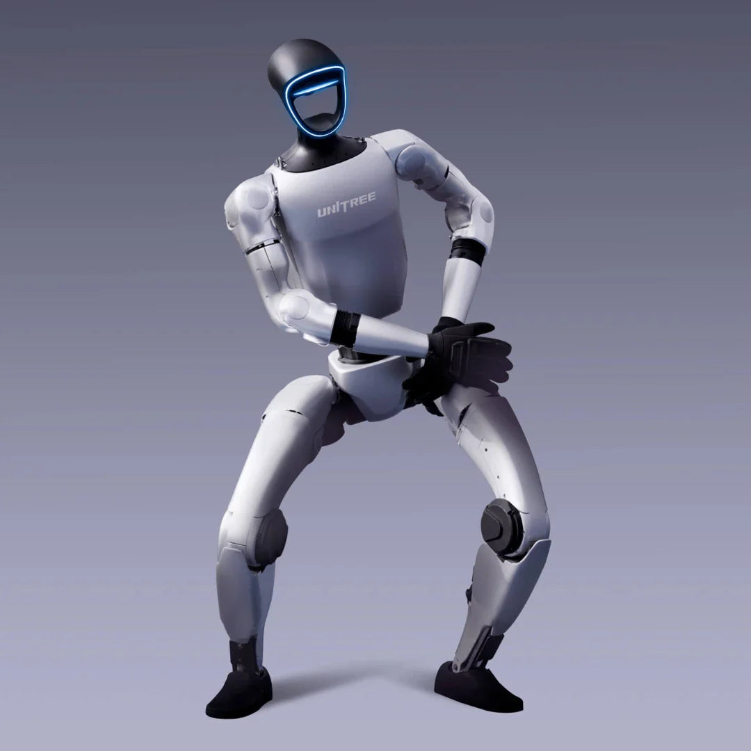 Humanoidni robot Unitree G1 bijele boje u uspravnom položaju s plavim svjetlosnim detaljem na glavi