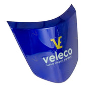Plavi prednji poklopac za električni skuter Veleco Faster s logotipom na bijeloj pozadini